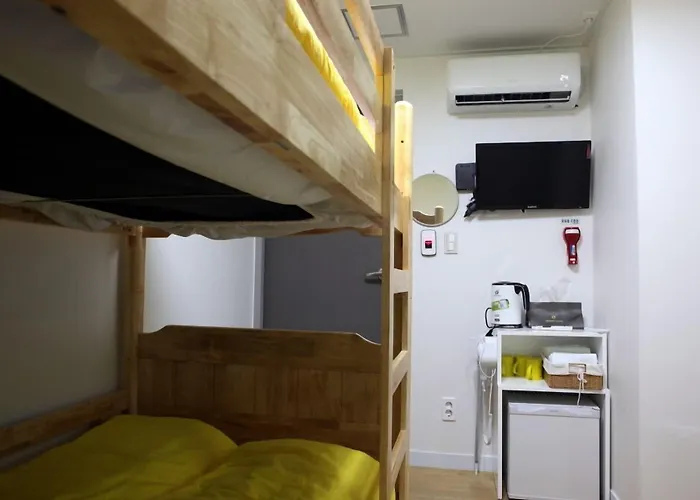 24 Dongdaemun Market Hotel 2*