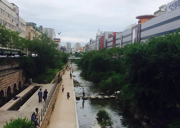 24 Dongdaemun Market 2*