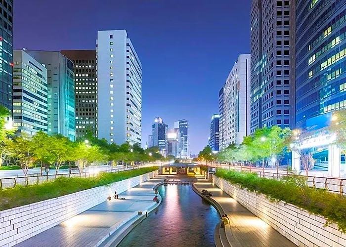 24 Dongdaemun Market 2* Seoul