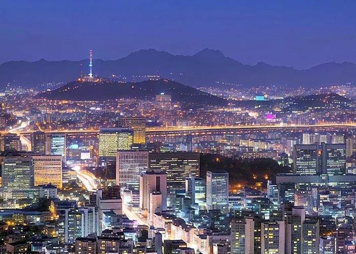24 Dongdaemun Market 2* Seoul